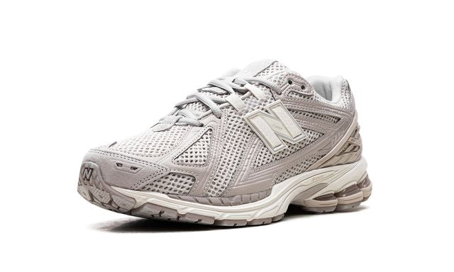 NB 1906R „Grauer Tag“