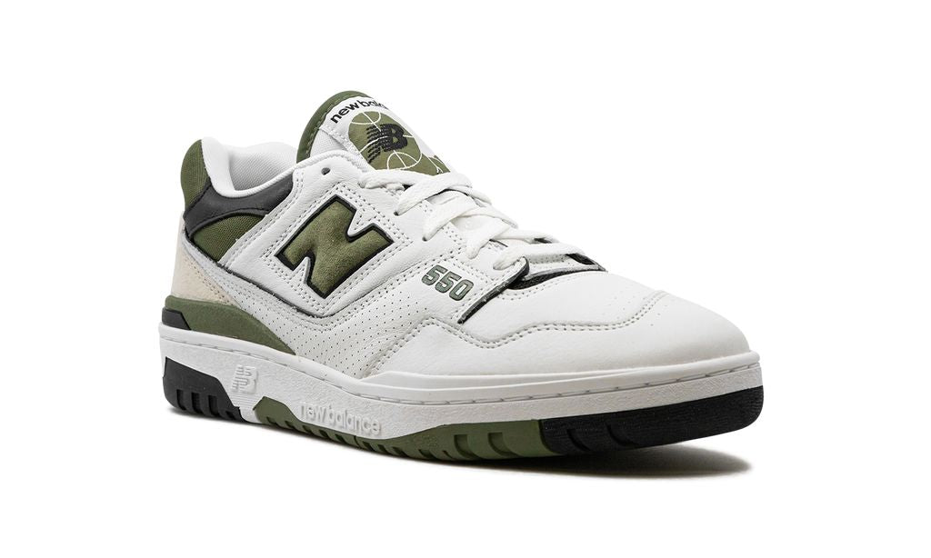 NB 550 Weiß / Dunkel Olivin