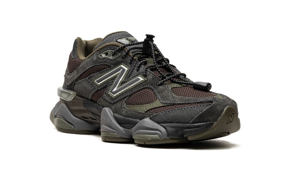 NB 9060 Blacktop/Dunkles Moos/Schwarz