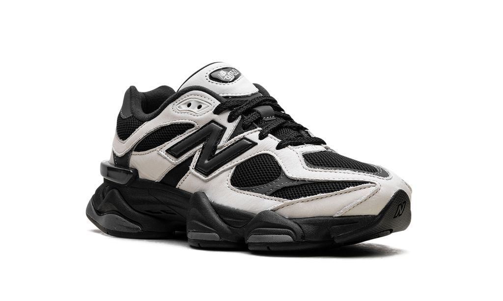 NB 9060 Off White Schwarz