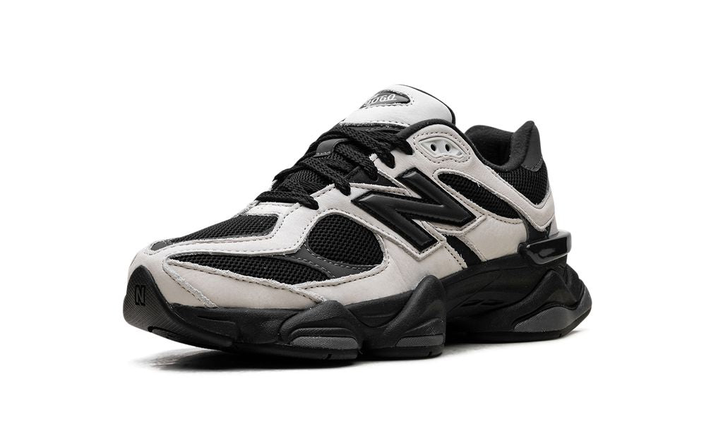 NB 9060 Off White Schwarz