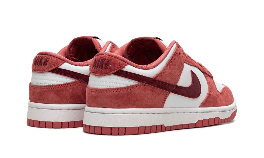 NK Dunk Low Valentinstag (2024)