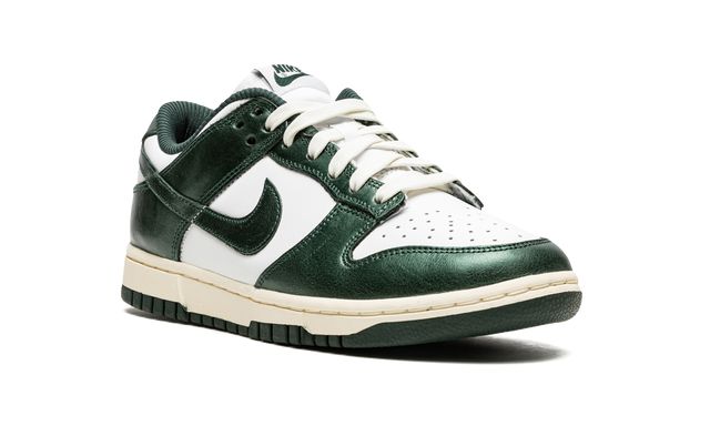 NK Dunk Low Vintage Grün