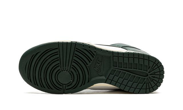 NK Dunk Low Vintage Grün