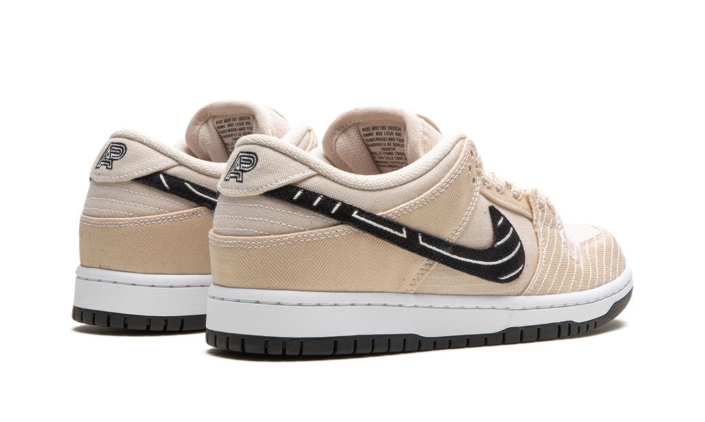 NK SB Dunk Low Albino & Preto 'Jiu-Jitsu'