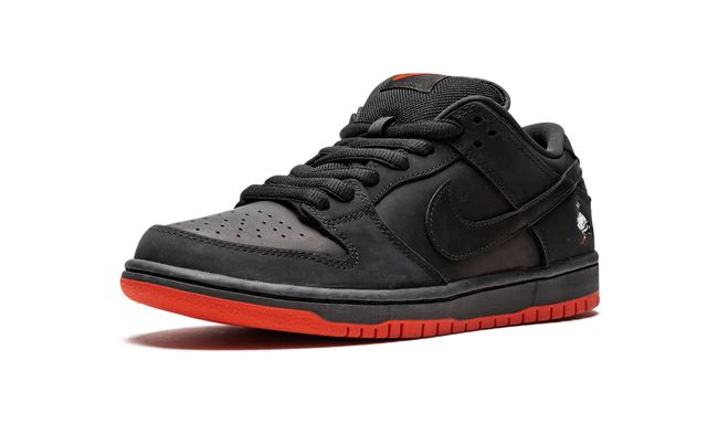 Dunk Low NK SB Black Pigeon