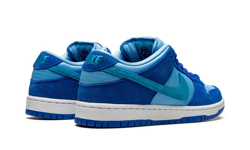 NK SB Dunk Low Blue Raspberry