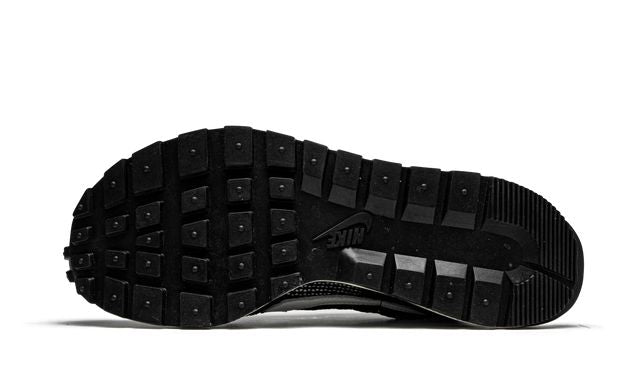 NK Vaporwaffle Sacai Black White