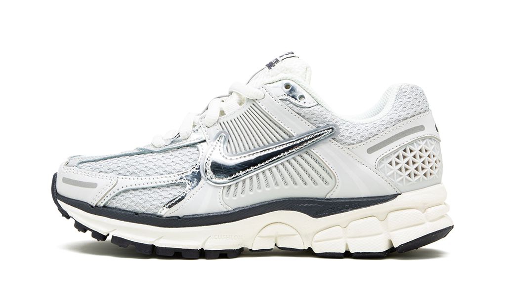 NK Zoom Vomero 5 Photon Dust Metallic Silver