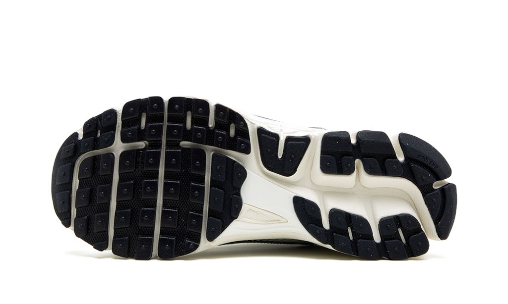 NK Zoom Vomero 5 Photon Dust Metallic Silver