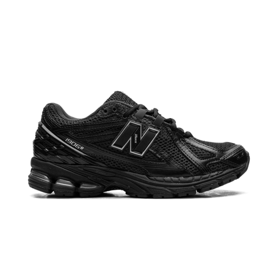 NB 1906R „Schwarz Metallic“
