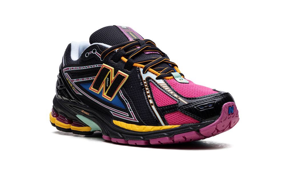NB 1906R "Schwarz/Pink"