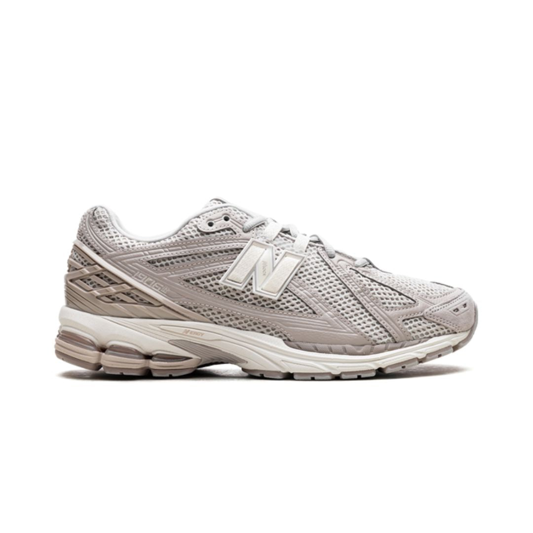 NB 1906R „Grauer Tag“
