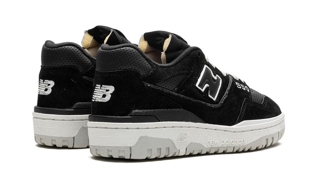 NB 550 Schwarzes Wildleder