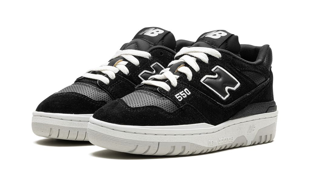 NB 550 Schwarzes Wildleder