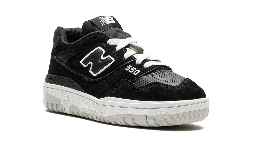 NB 550 Schwarzes Wildleder