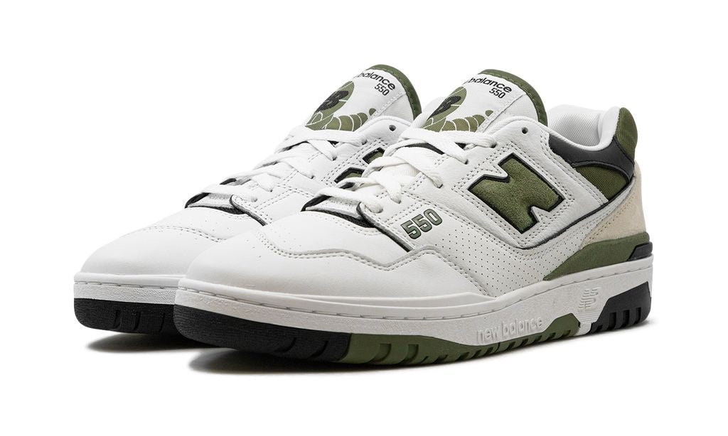 NB 550 Weiß / Dunkel Olivin