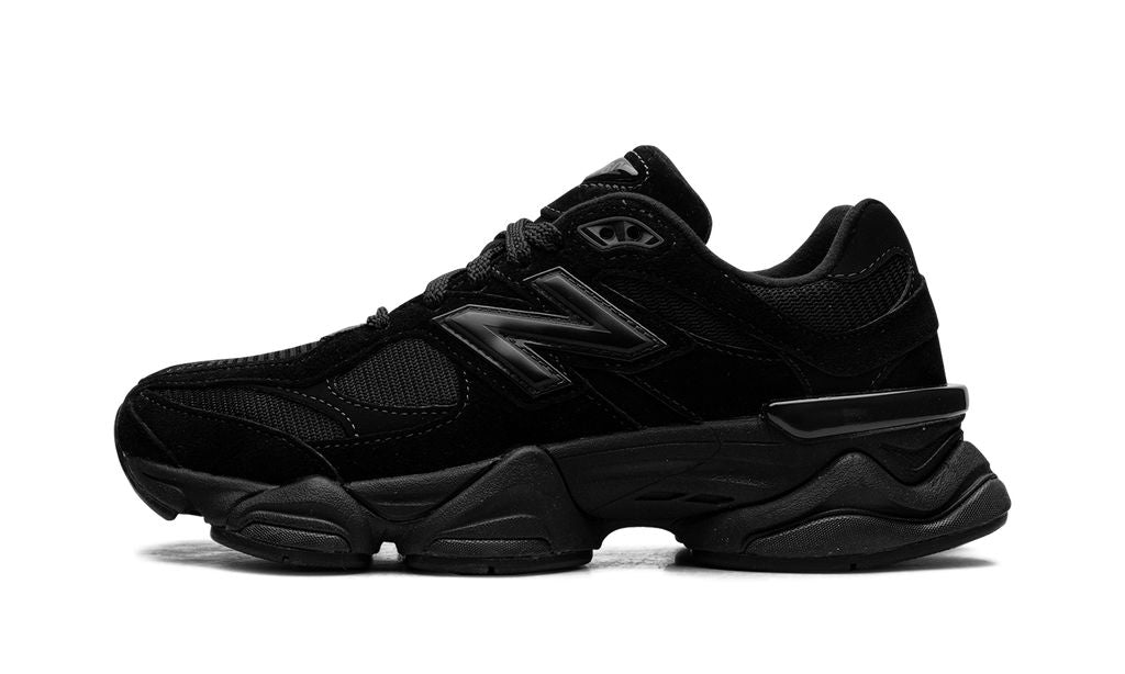 NB 9060 Dreifach Schwarz 