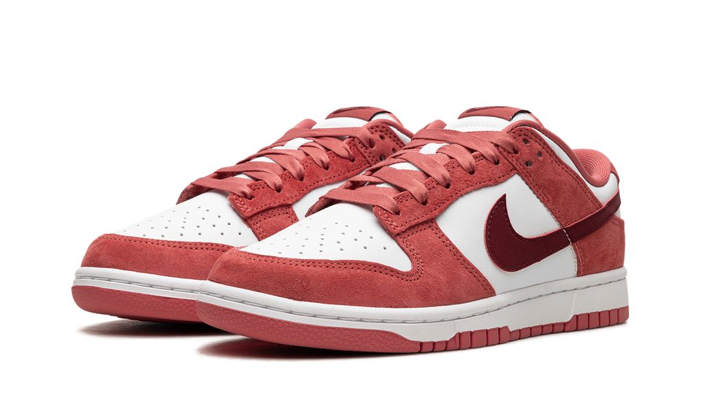 NK Dunk Low Valentine's Day (2024)