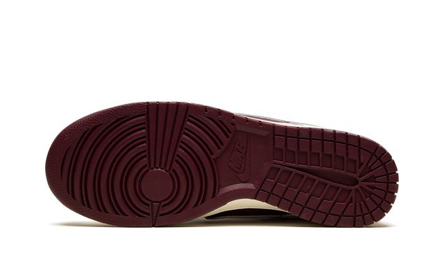 NK Dunk Low Saint-Valentin