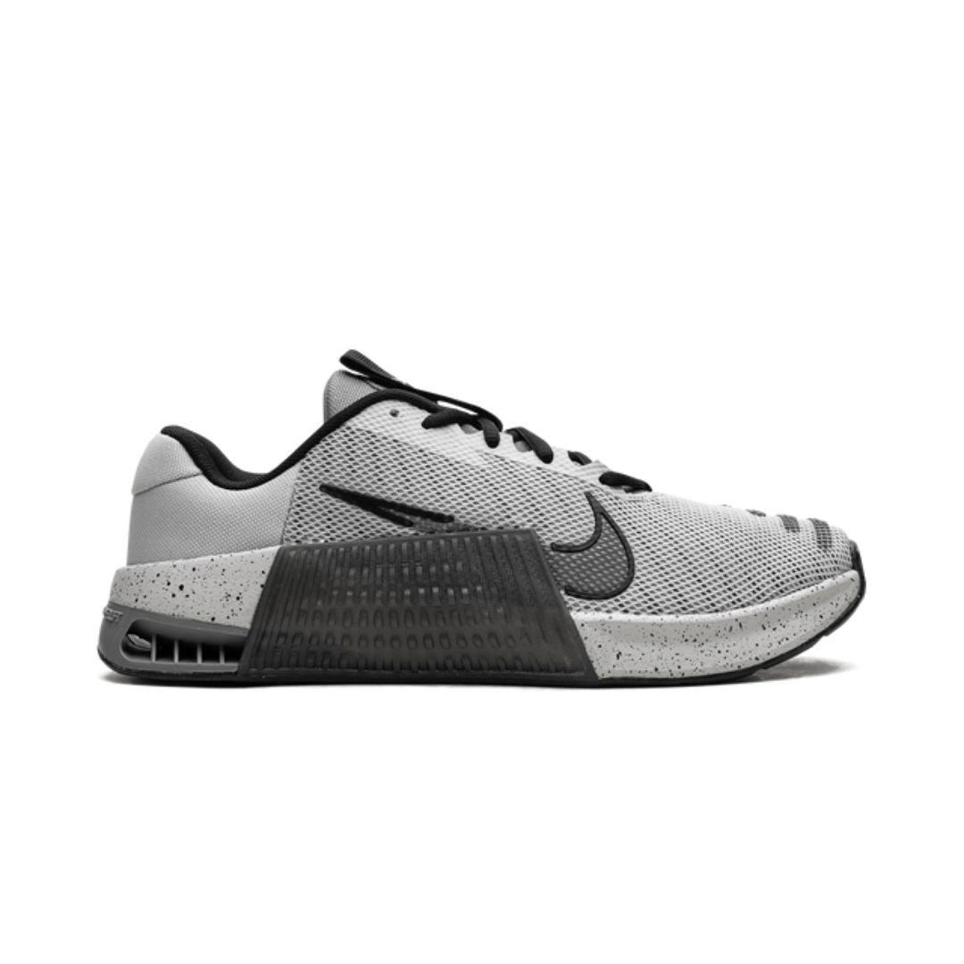 NK Metcon 9 Light Iron Ore Flat Pewter